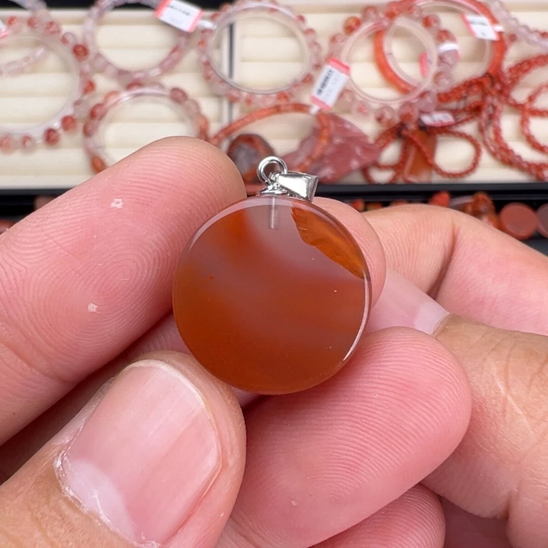 未镶嵌川料南红玛瑙圆牌吊坠
