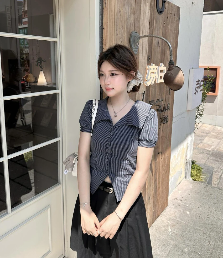 黑白条纹翻领V领收腰复古短袖衬衫女夏季设计感泡泡袖小众上衣潮