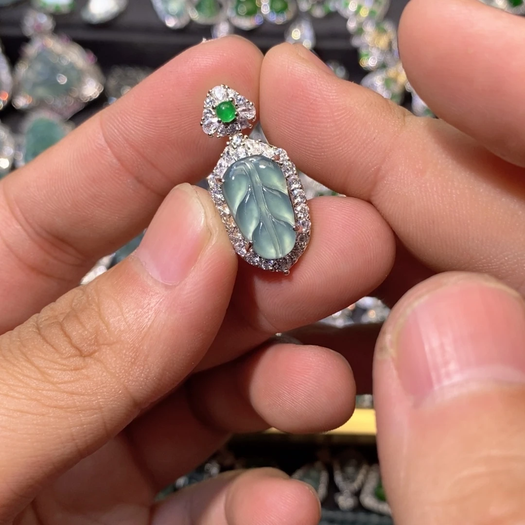 翡翠未镶嵌颈饰天然