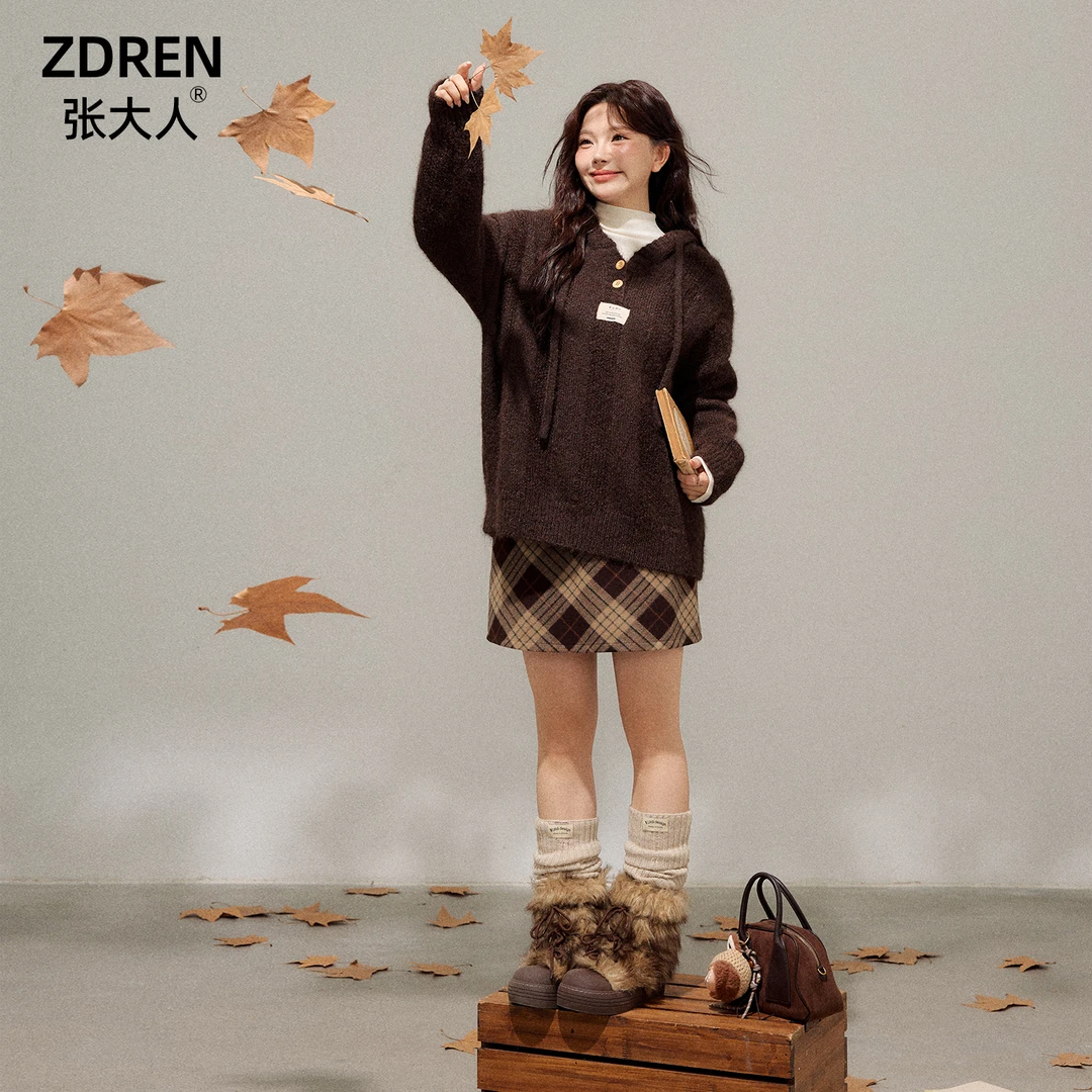 张大人【浓情可可】大码女装微胖妹妹初冬学院感连帽毛衣搭格纹短裙