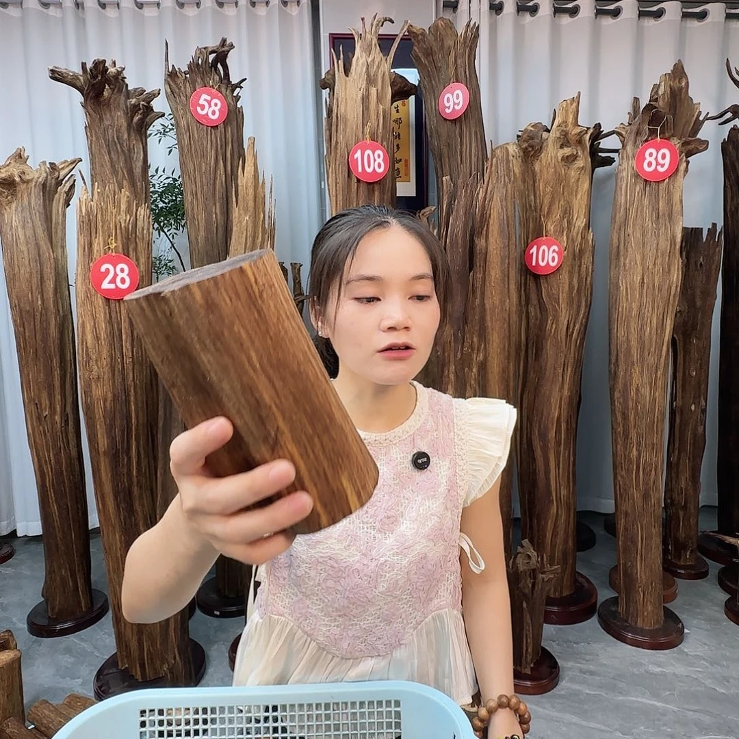 沉香碎屑沉香沉香原料摆件沉香原料摆件