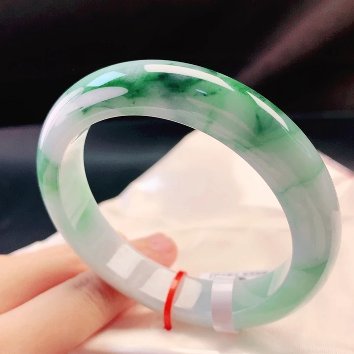 翡翠未镶嵌手镯57圈