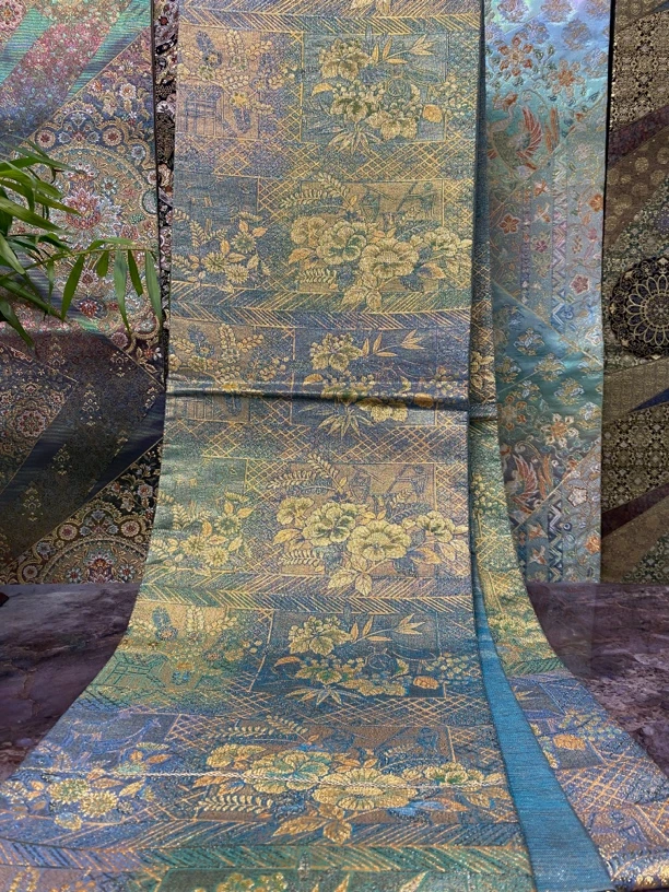 六通花卉纹彩金缀织