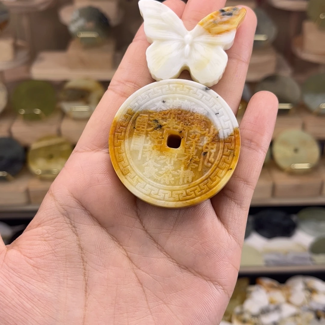 闲***人合金蛇纹石玉颈饰