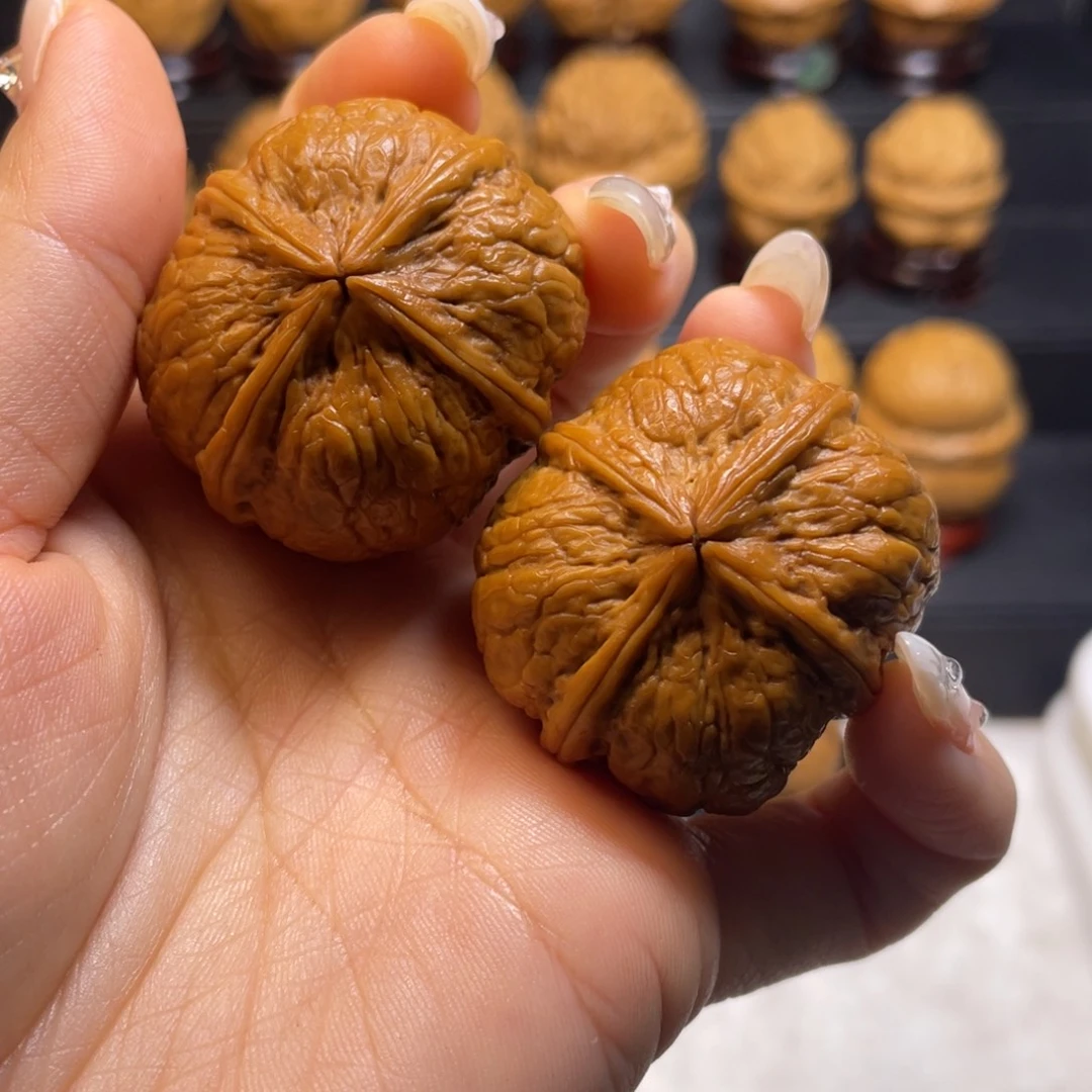 酱***鸡文玩核桃把件Y6黄金蟒四炸