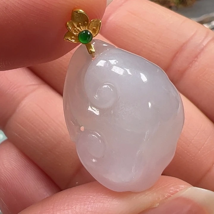 翡翠18K金镶嵌颈饰吊坠