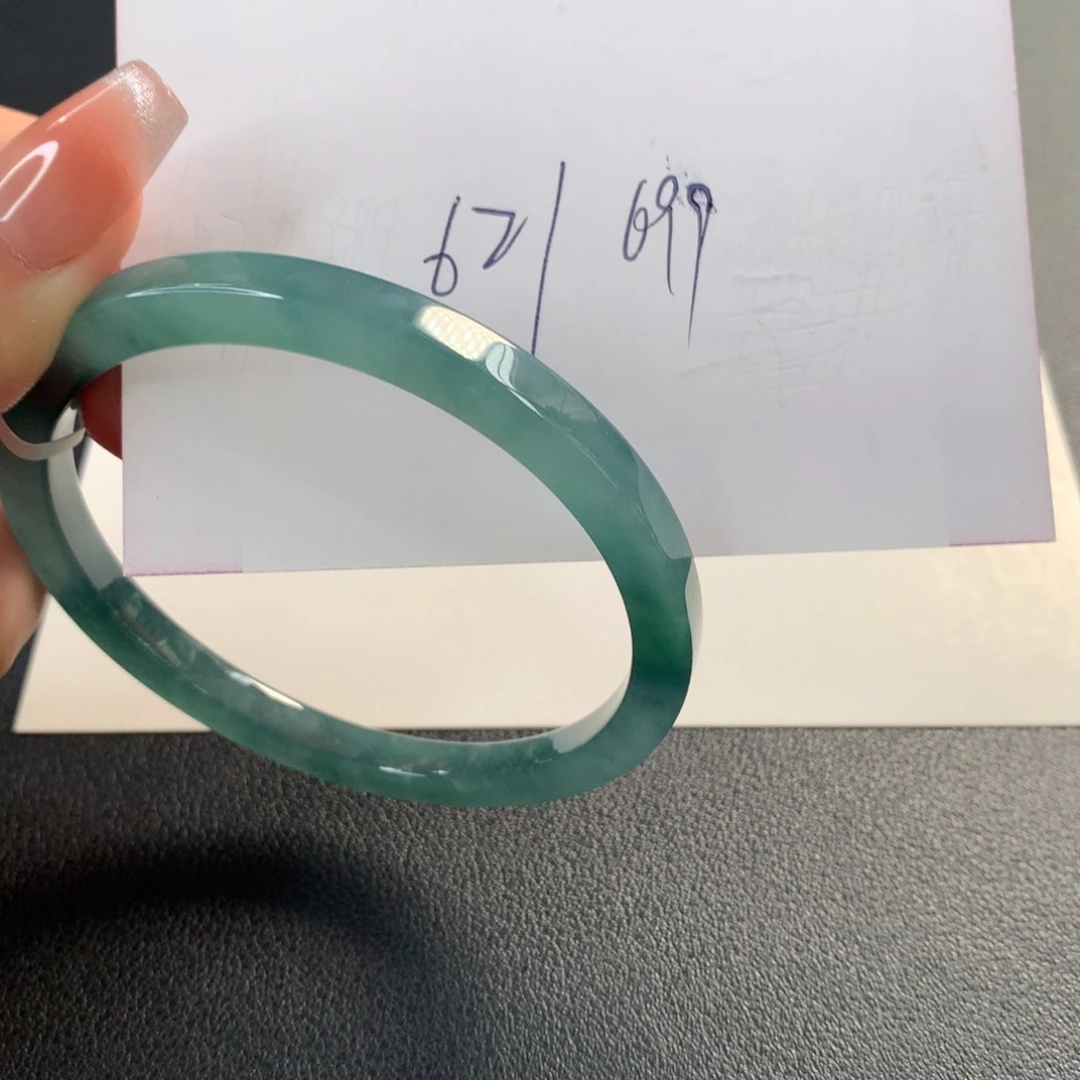 翡翠未镶嵌手镯手镯