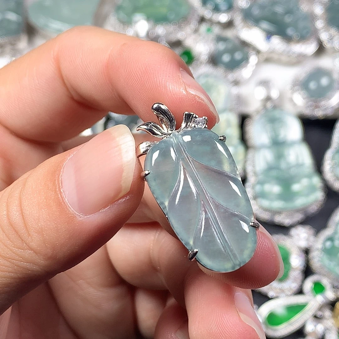 翡翠未镶嵌颈饰叶子