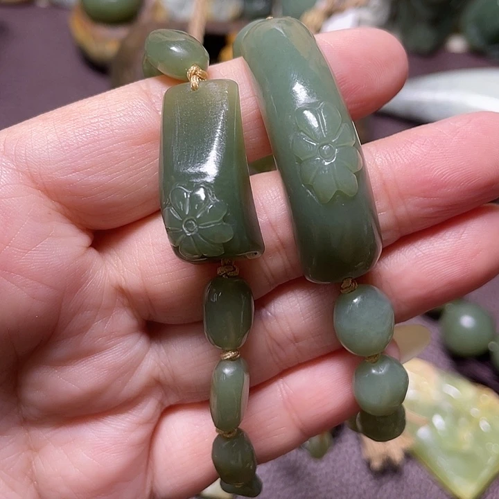 盼***望岫岩河磨玉（透闪石质玉）未镶嵌颈饰