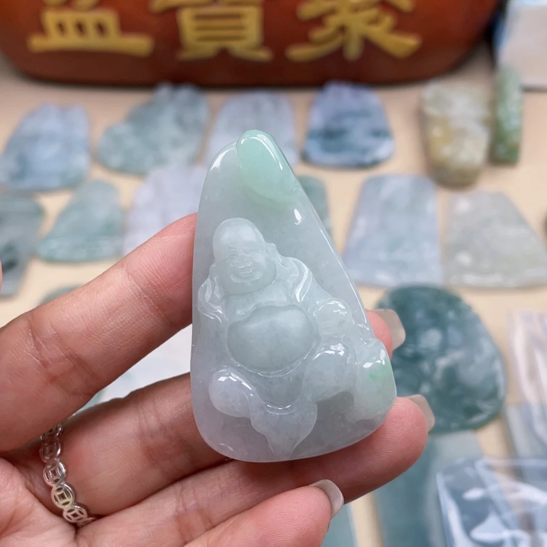 翡翠未镶嵌颈饰布袋佛