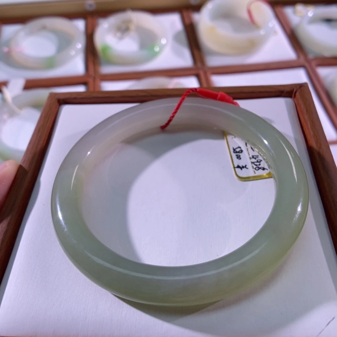 【闪购商品】未镶嵌手镯和田玉