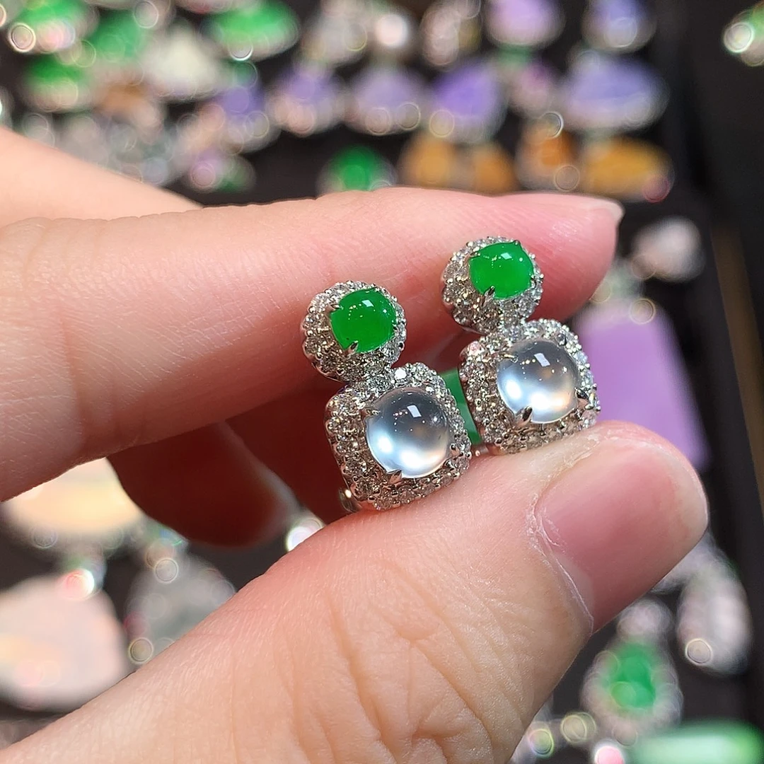 翡翠18K金镶嵌耳饰玻璃种加阳绿双蛋耳夹