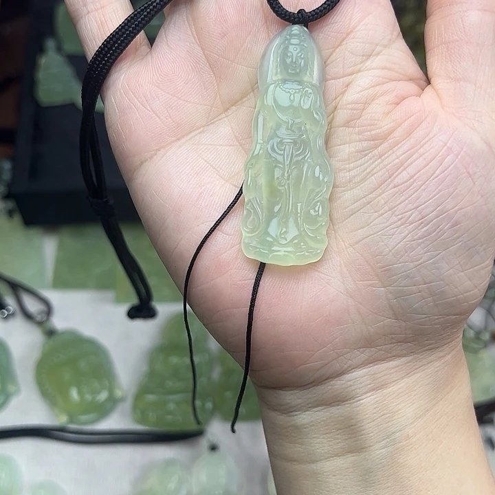 岫玉合金颈饰吊坠