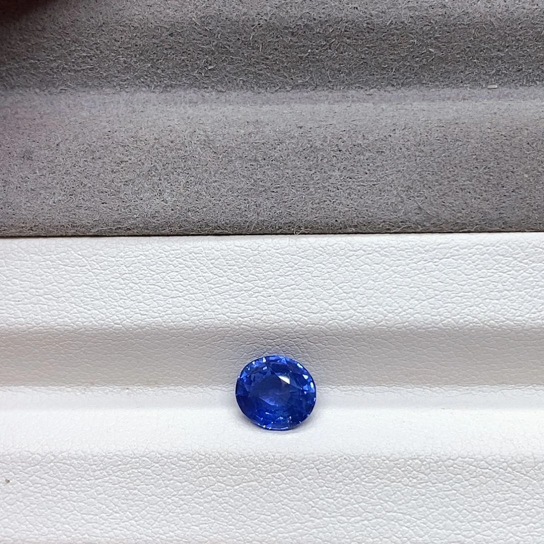蓝宝石裸石1.75克拉天然矢车菊蓝宝石