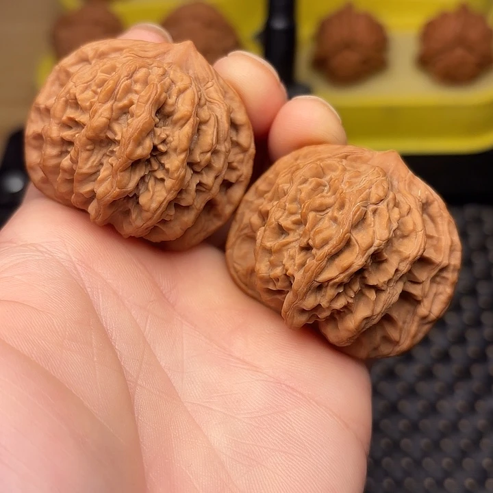 文玩核桃吊坠43狮虎兽