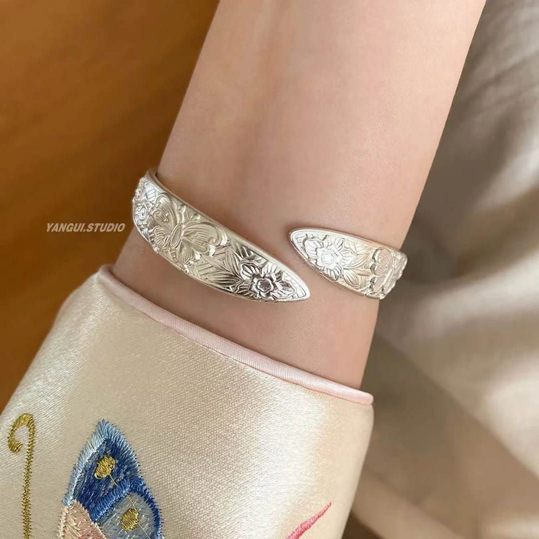 足银手镯 老凤祥款式足银9999蝶恋花银手镯女时尚风开口实心