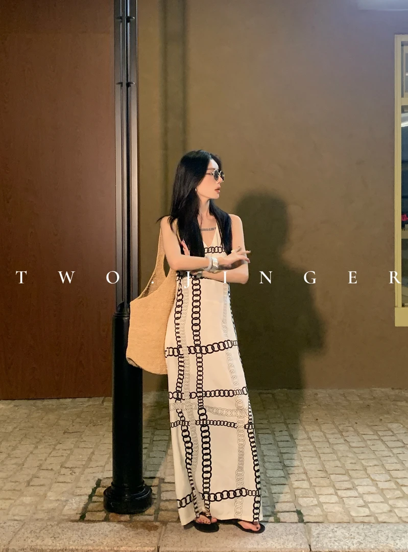 二静子 极简约静奢（绯闻女友）非凡品味 凸显贵气感坎肩裙cx9833