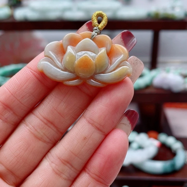 翡翠未镶嵌手链吊坠