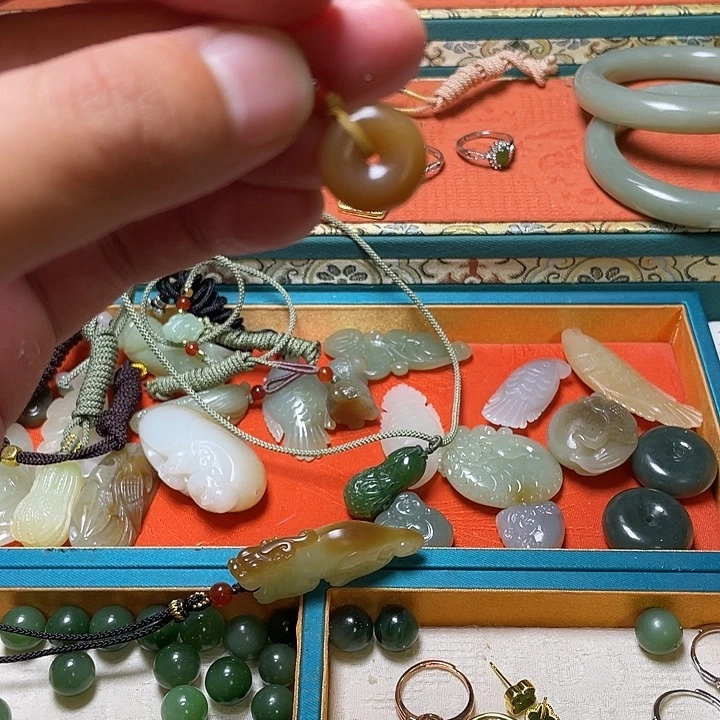 和田玉（糖玉）未镶嵌颈饰