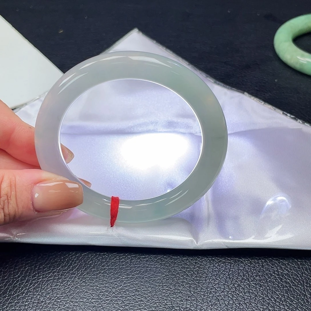 翡翠手镯未镶嵌57.5圆条渐变晴绿5917