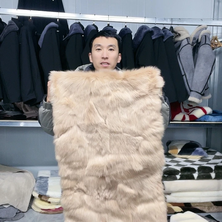 【闪购商品】羊皮毛一体小*象