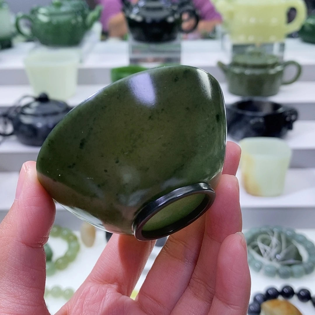 和田玉未镶嵌挂件杯子