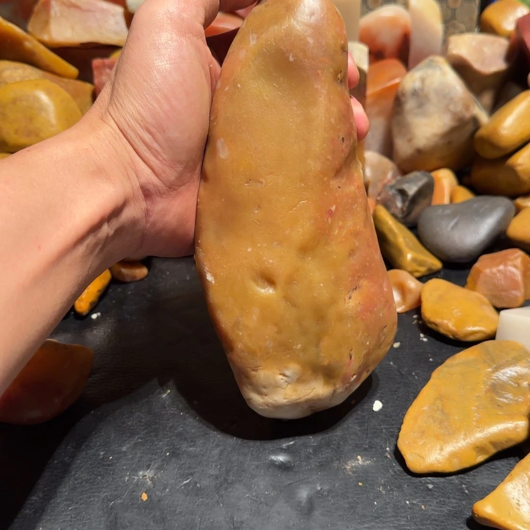 老挝石奇**胜田黄原石，