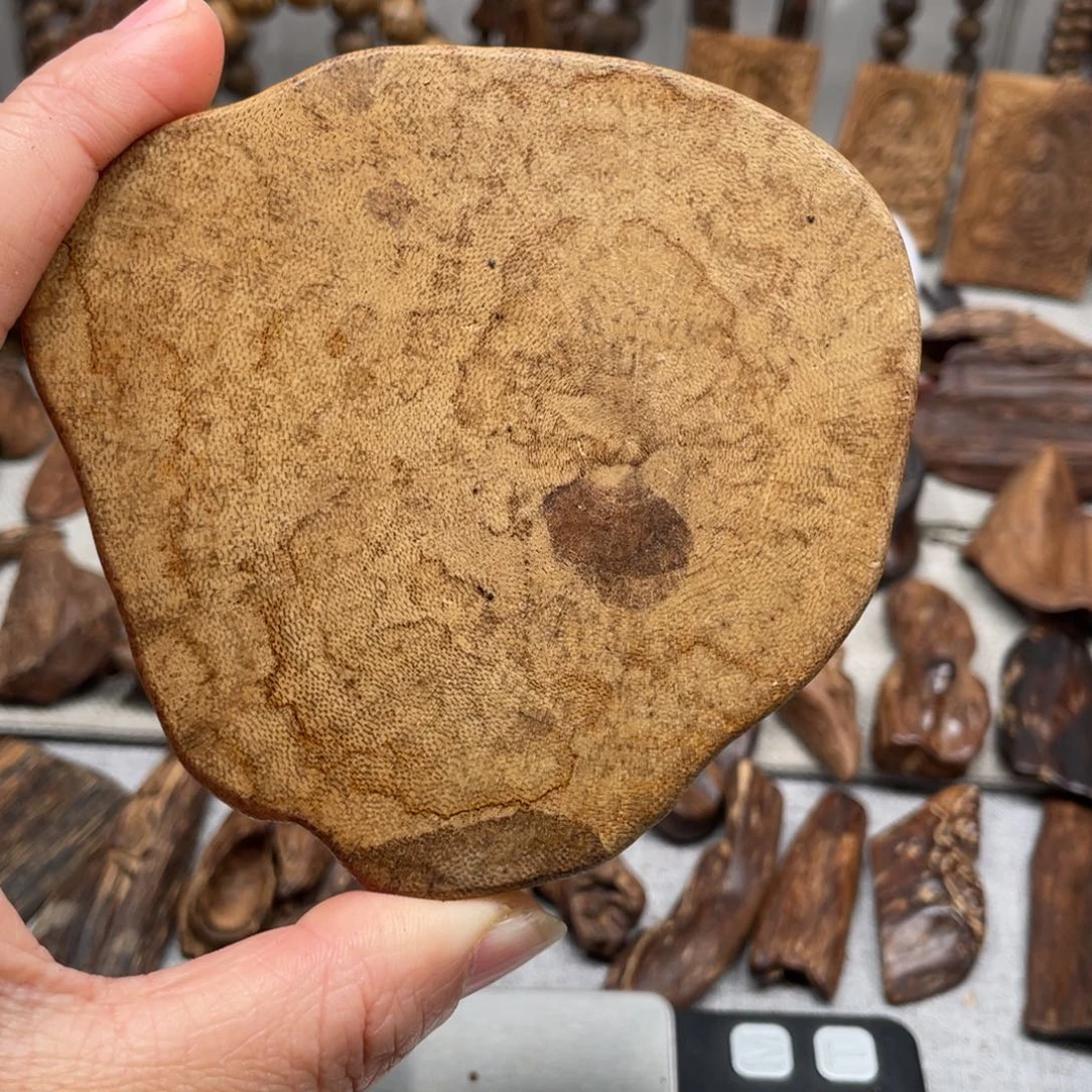 沉香碎屑沉香达拉干满花28+