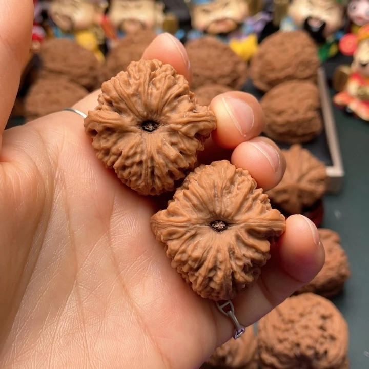 文玩核桃吊坠清*?35尺手捻凹底872