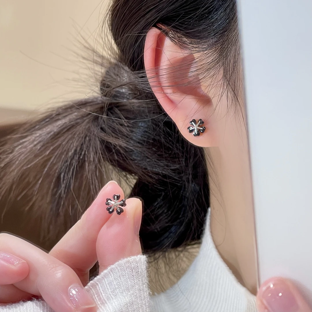W795黑色小花耳钉百搭时尚气质小众个性甜美ins轻奢