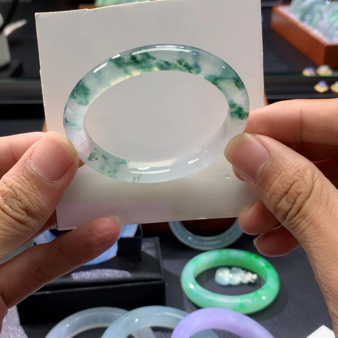 翡翠未镶嵌手镯贵妃8号