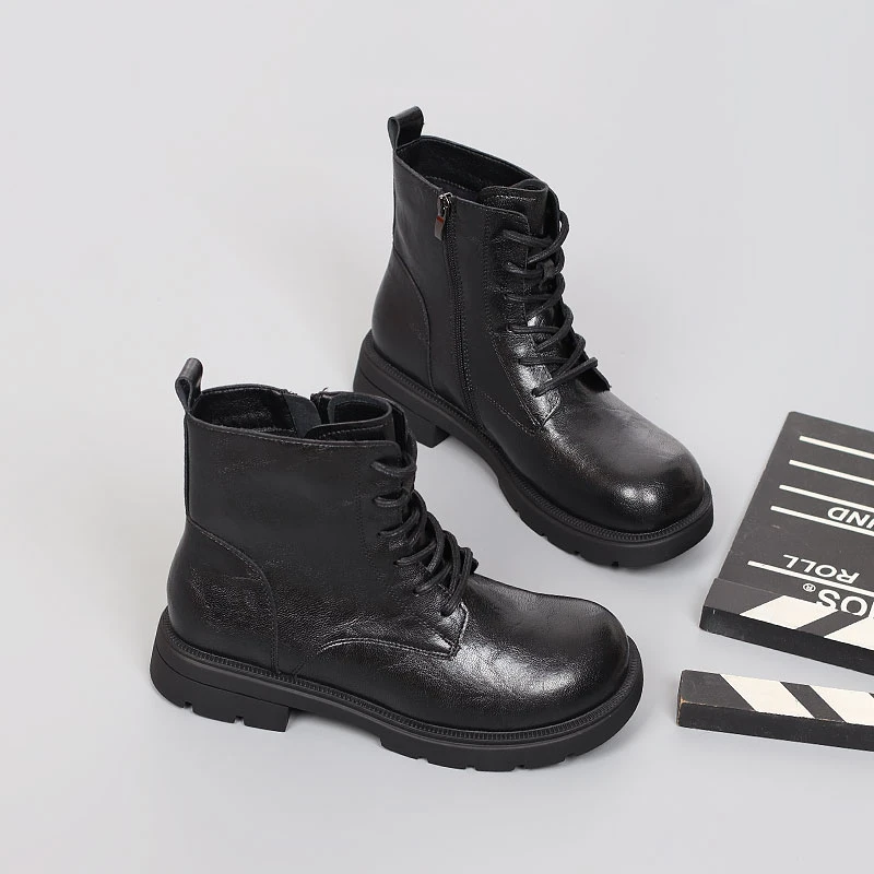 爆款大码女鞋41-43马丁靴2024新款圆头百搭加大气质防滑宽胖脚女