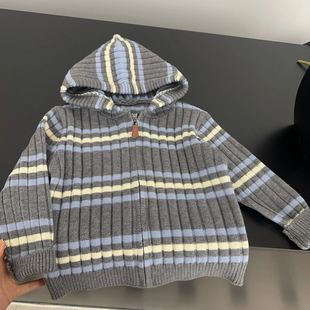 【两个小盆友】2025儿童春季韩版连帽条纹休闲时尚男女童针织衫6955