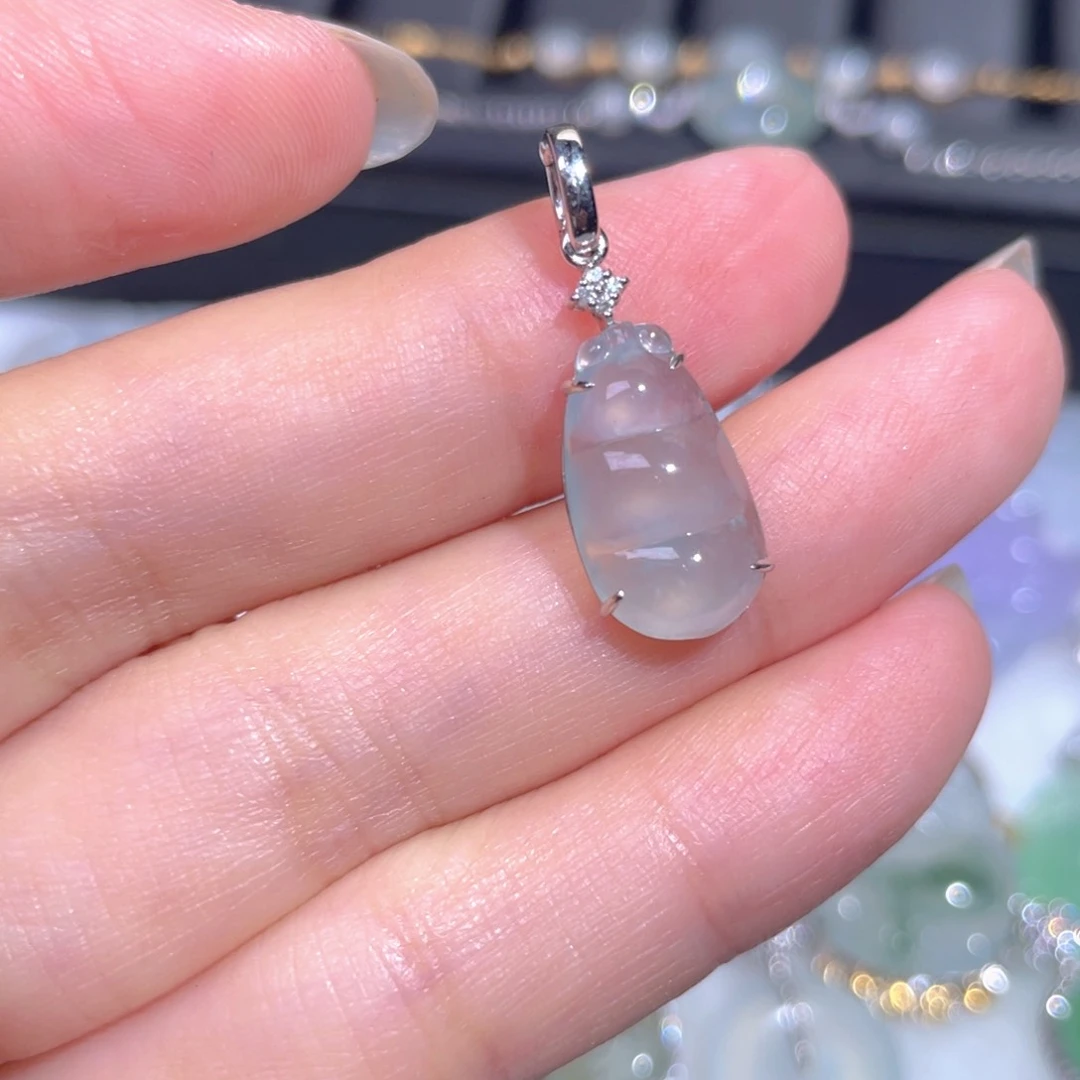 颈饰18K金镶嵌翡翠翡翠