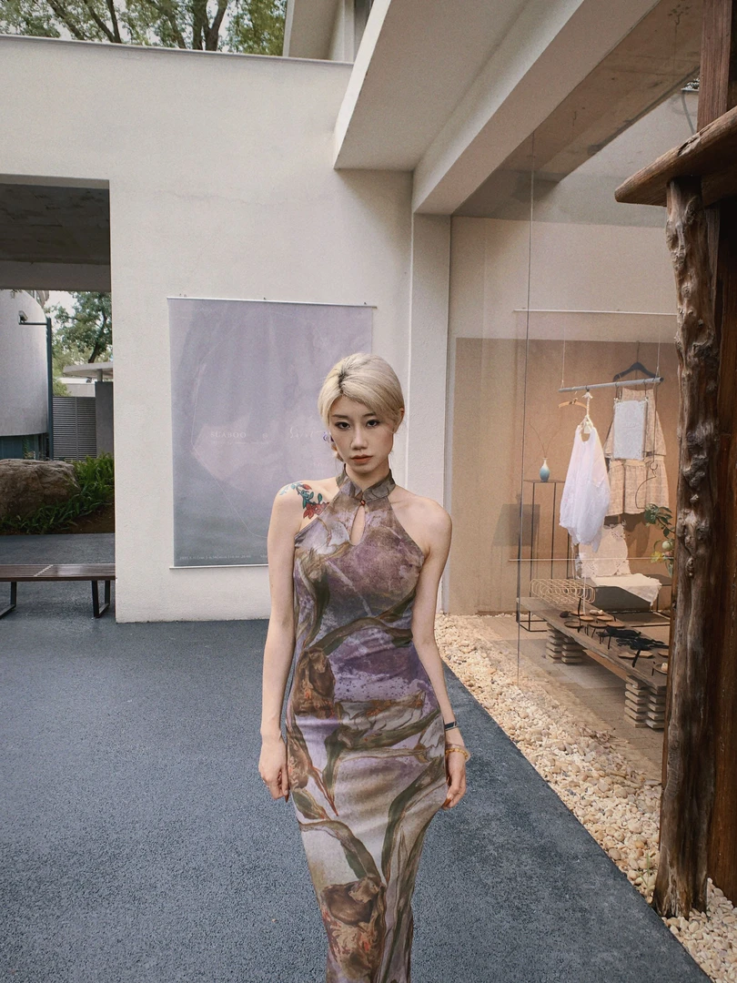 新中式复古花卉印花挂脖连衣裙女夏季新款性感收腰显瘦包臀旗袍裙