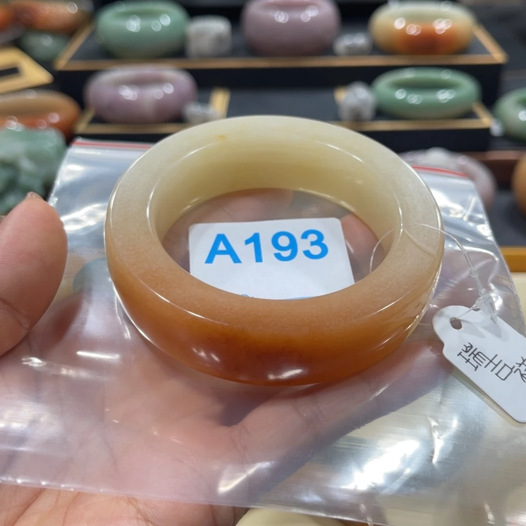 未镶嵌手镯石英岩玉B****n