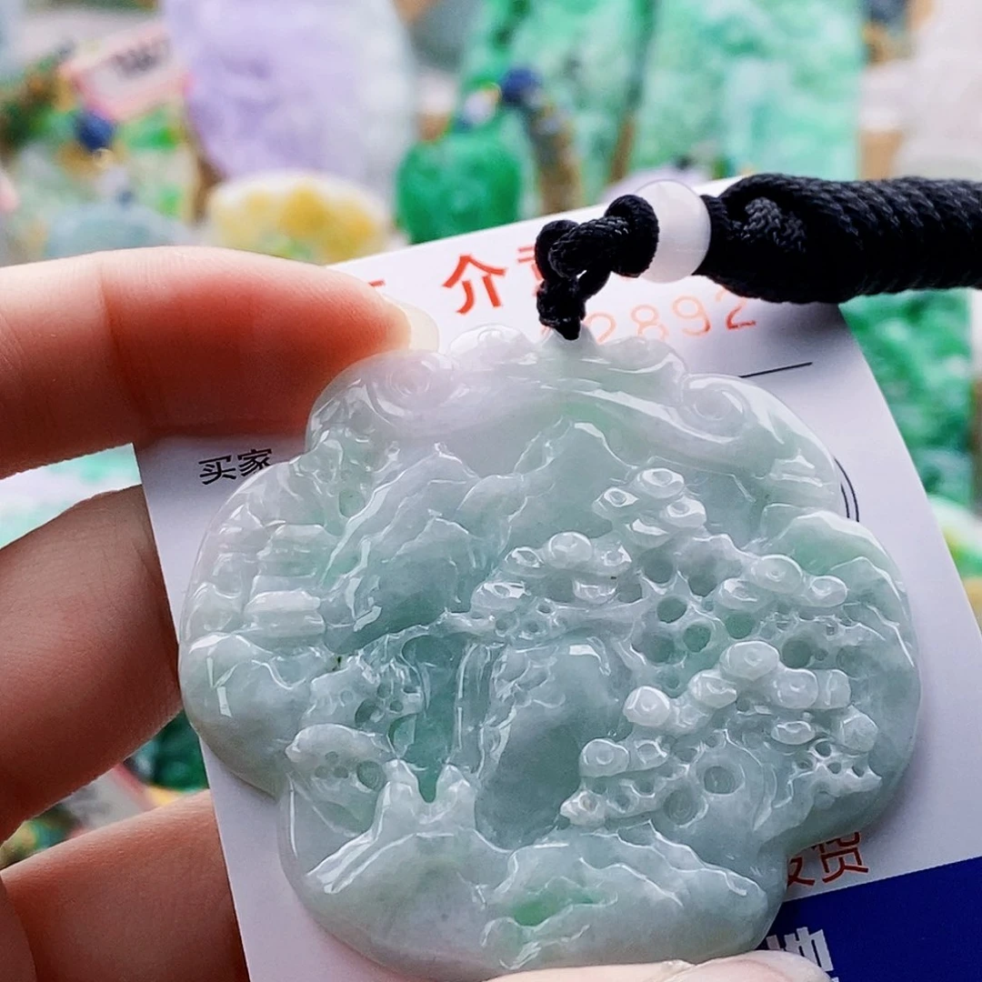 吊坠(不含链)未镶嵌翡翠