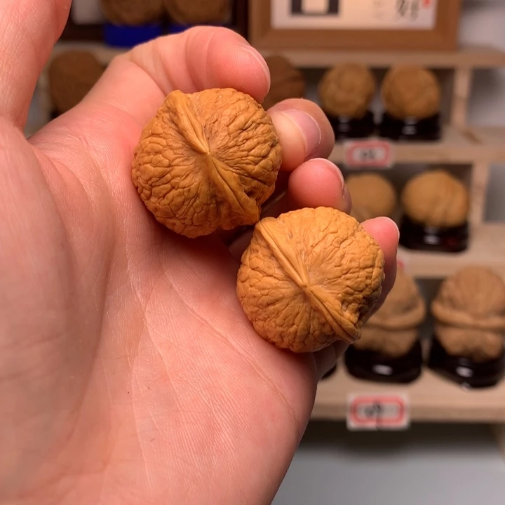 文玩核桃把件17黄金豆27尺。 三维同尺。  尖