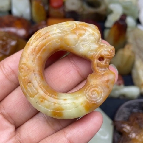 蛇纹石玉未镶嵌颈饰63