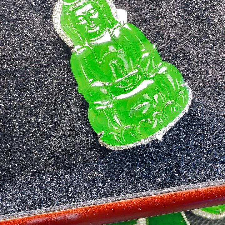 翡翠颈饰未镶嵌12，