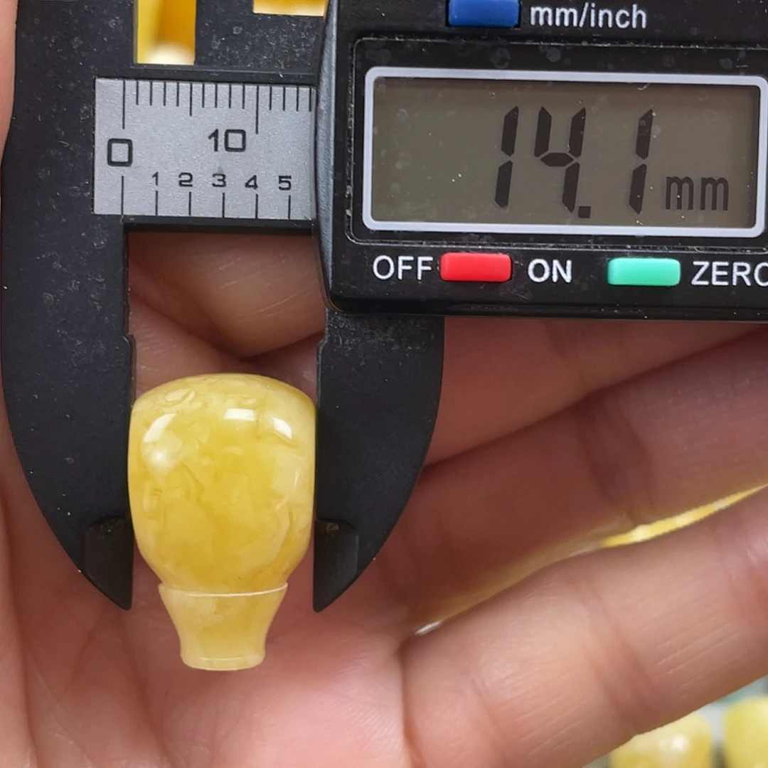 蜜蜡未镶嵌裸石37杂