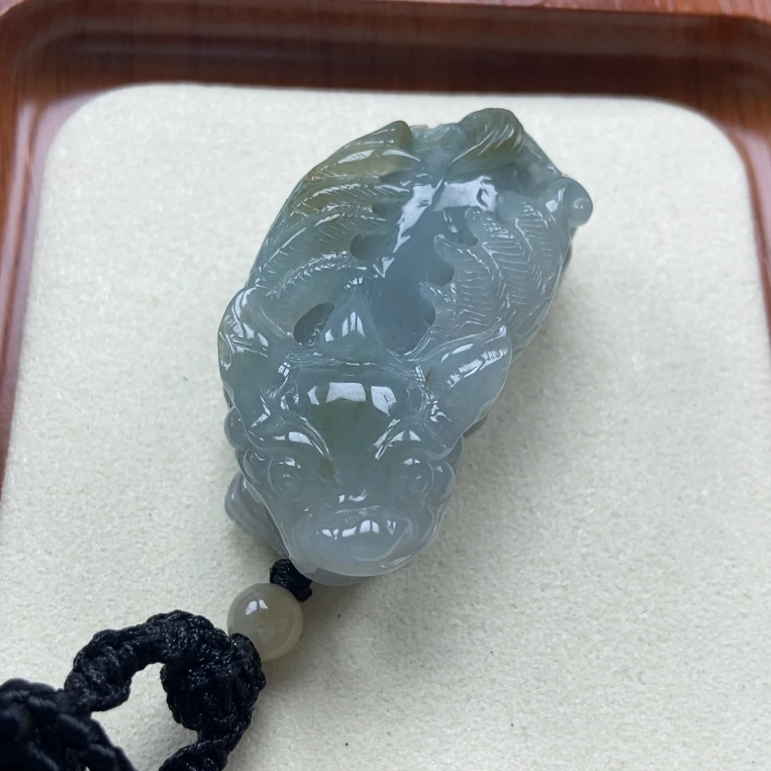 *****颈饰未镶嵌翡翠飞天貔貅吊坠