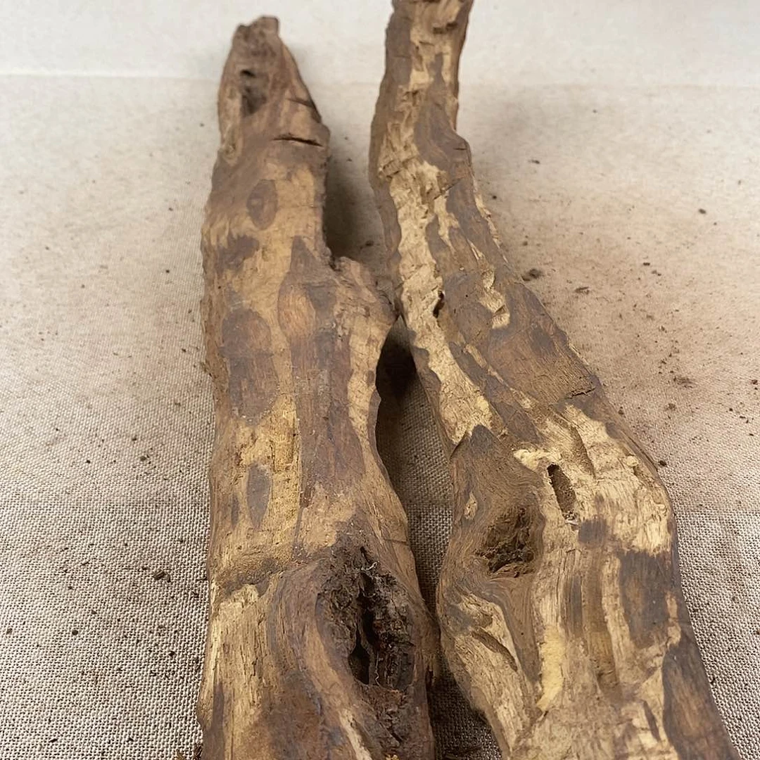 飞***翔黄花梨/降香黄檀黄花梨随形料子