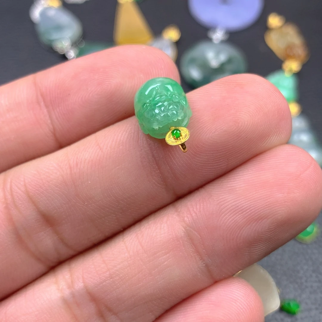 【闪购商品】颈饰18K金镶嵌翡翠翡翠