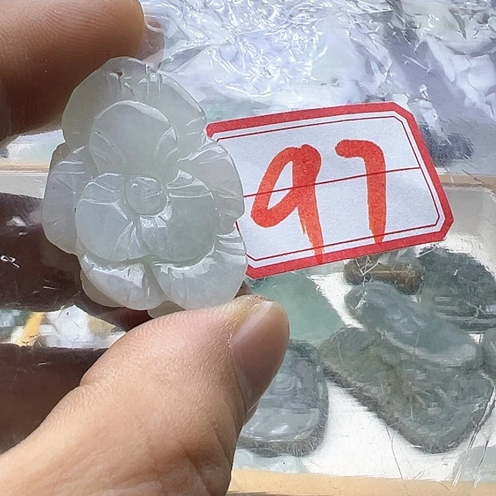 翡翠颈饰未镶嵌天然缅甸翡翠吊坠