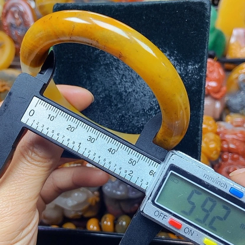 【闪购商品】石英质玉（黄龙玉）未镶嵌颈饰