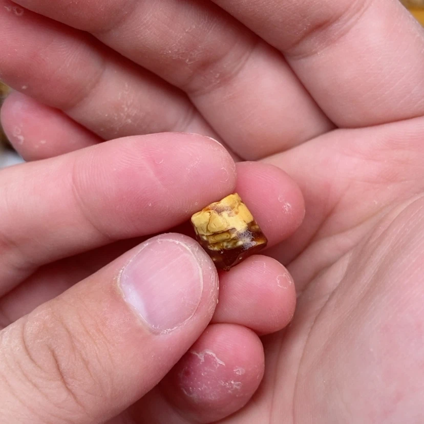 【闪购商品】定制琥珀未镶嵌薪**?蜜蜡