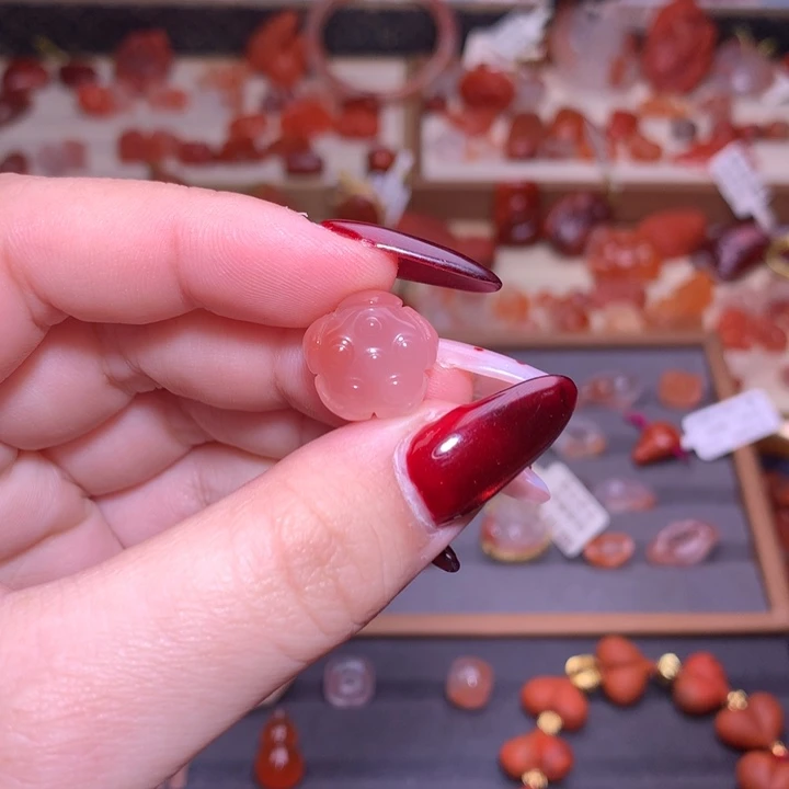 南红玛瑙合金颈饰莲花1