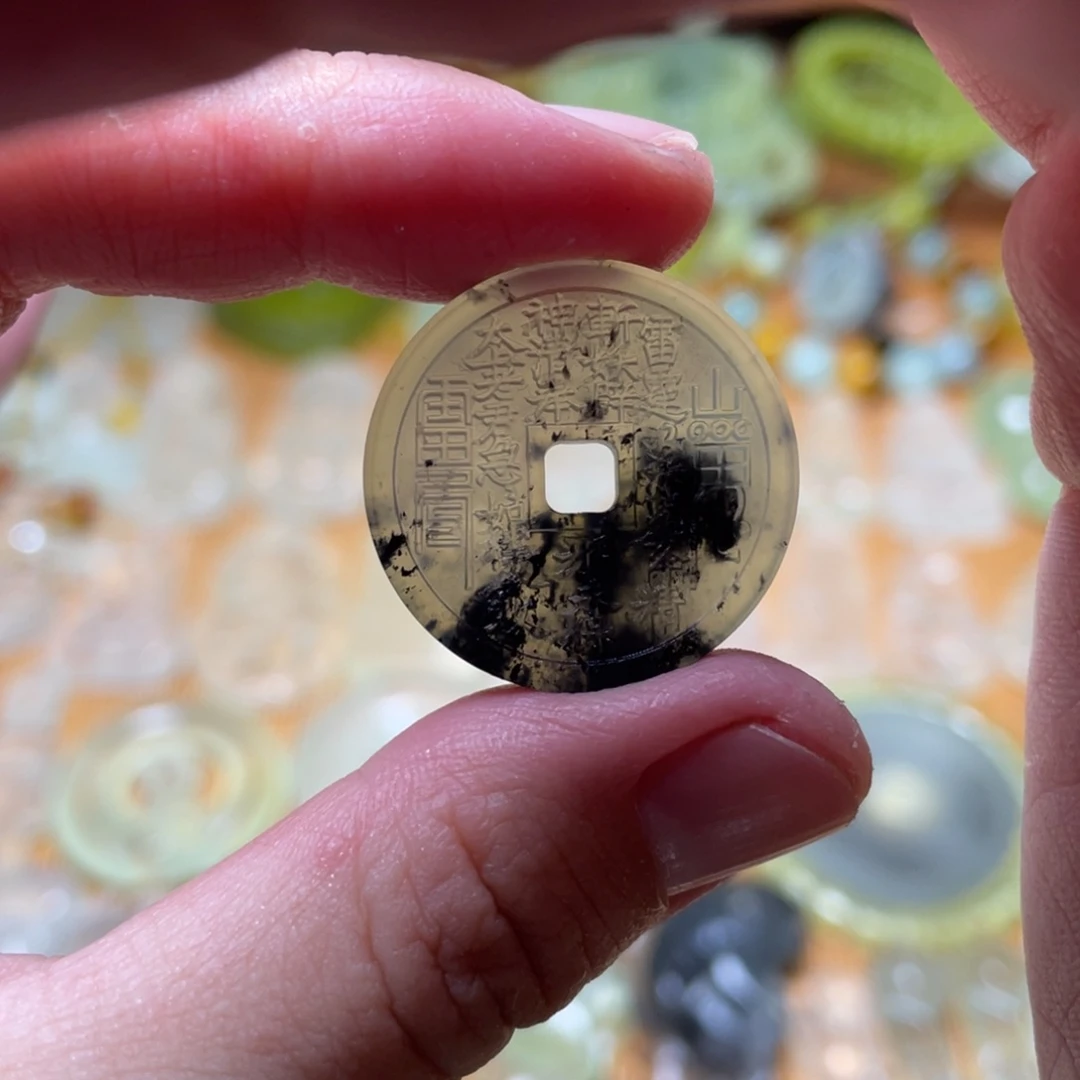 蛇纹石玉未镶嵌吊坠