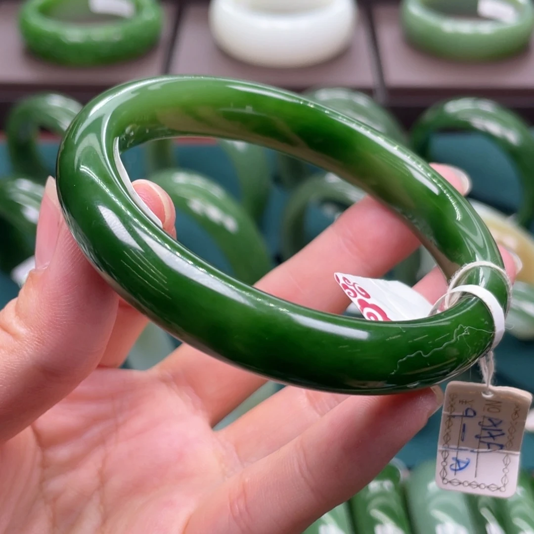 和田玉（碧玉）未镶嵌手镯60+